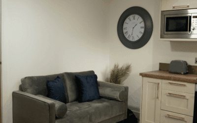 uq-2-bed-1-bath-flat-larch-house-mulberry-street-2