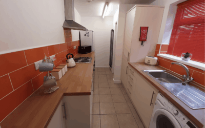 uq-4-bed-1-bathroom-house-middlesbrough-Quincy’s Side