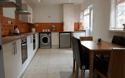 uq-6-bed-2-bathroom-house-middlesbrough-Una’s Side